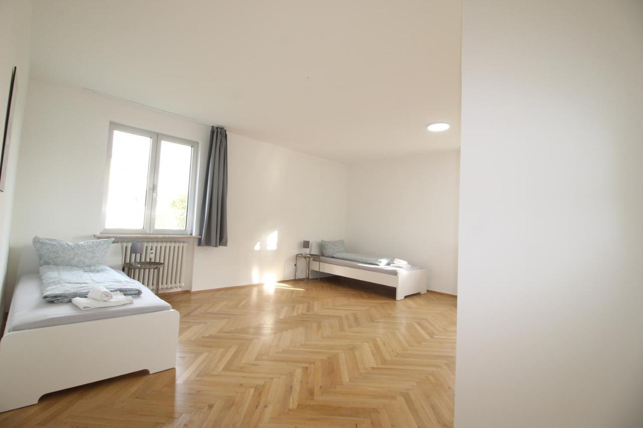 Apartmenthaus Kitzingen - Grosszuegige Wohnungen Fuer Je 6 Personen Mit Balkon Exterior photo
