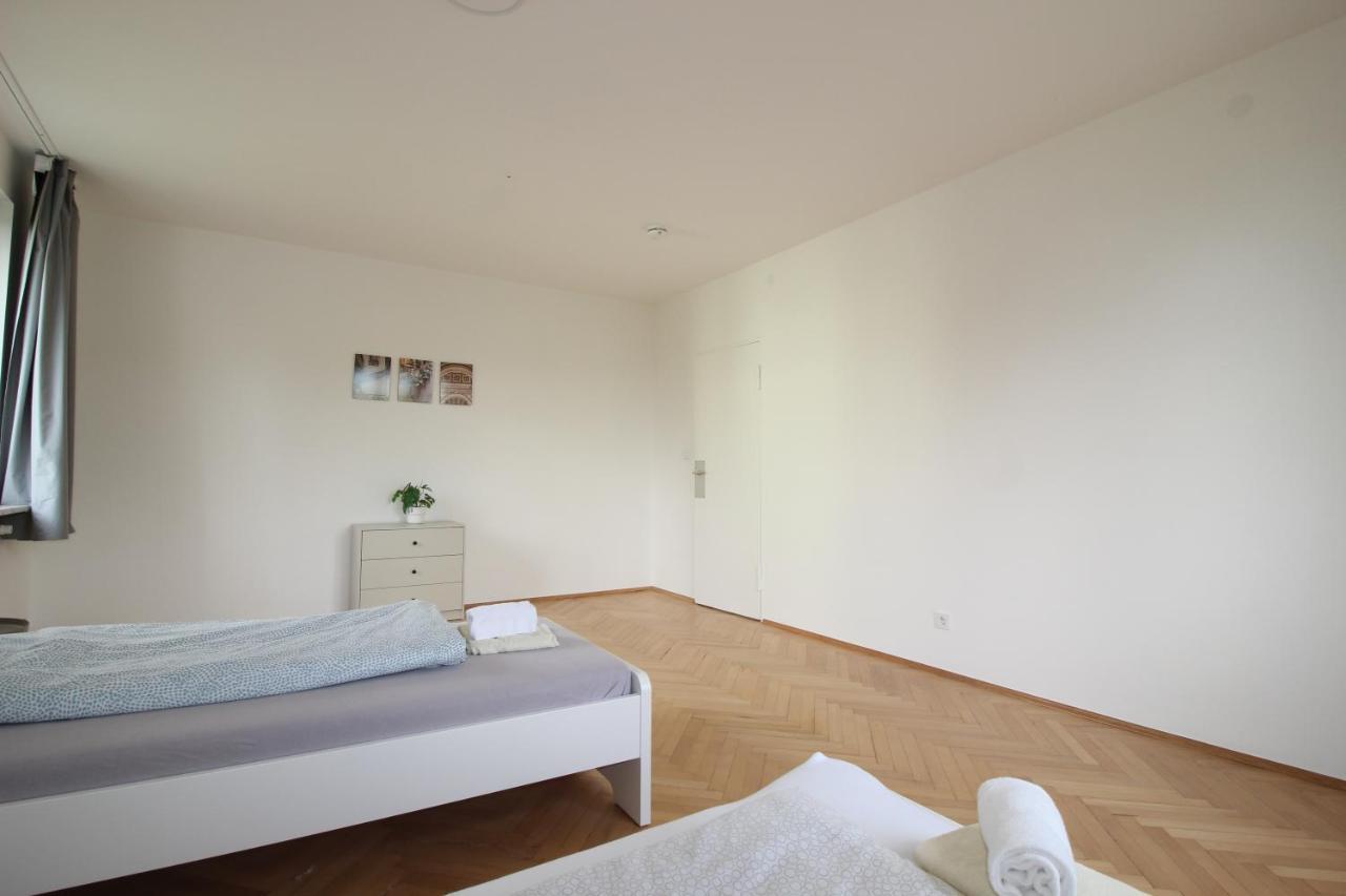 Apartmenthaus Kitzingen - Grosszuegige Wohnungen Fuer Je 6 Personen Mit Balkon Exterior photo
