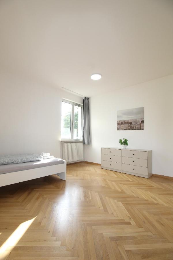 Apartmenthaus Kitzingen - Grosszuegige Wohnungen Fuer Je 6 Personen Mit Balkon Exterior photo