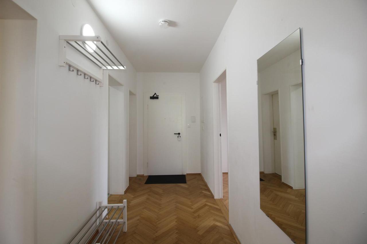 Apartmenthaus Kitzingen - Grosszuegige Wohnungen Fuer Je 6 Personen Mit Balkon Exterior photo