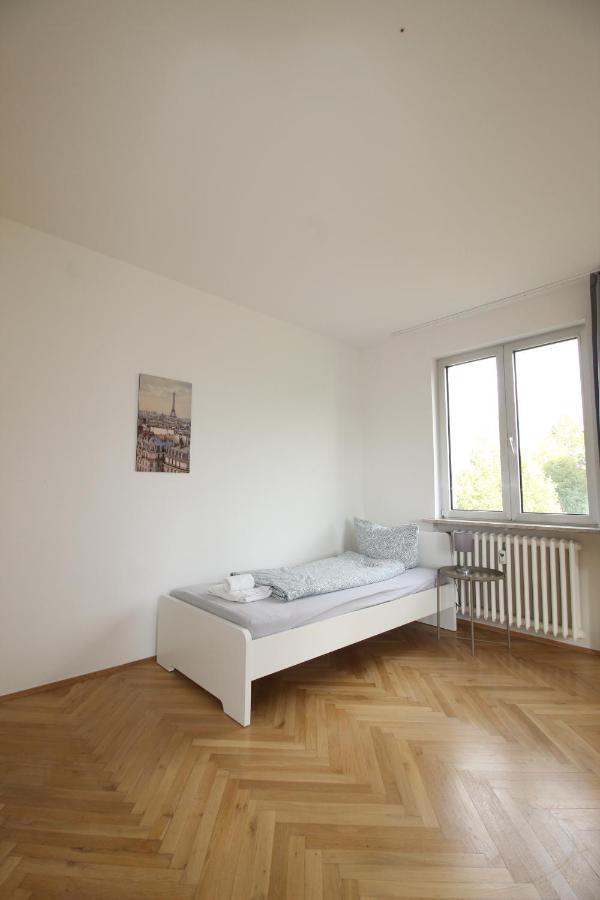 Apartmenthaus Kitzingen - Grosszuegige Wohnungen Fuer Je 6 Personen Mit Balkon Exterior photo